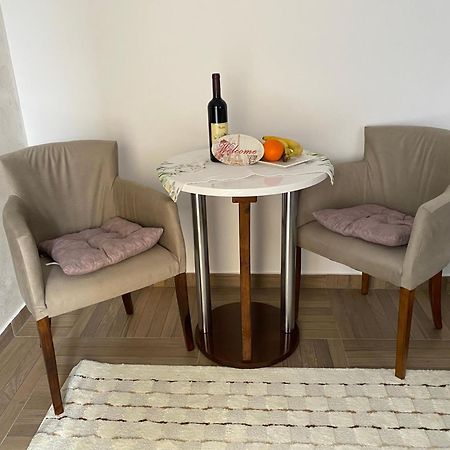 Apartmani Emily & Jully Никшич Экстерьер фото