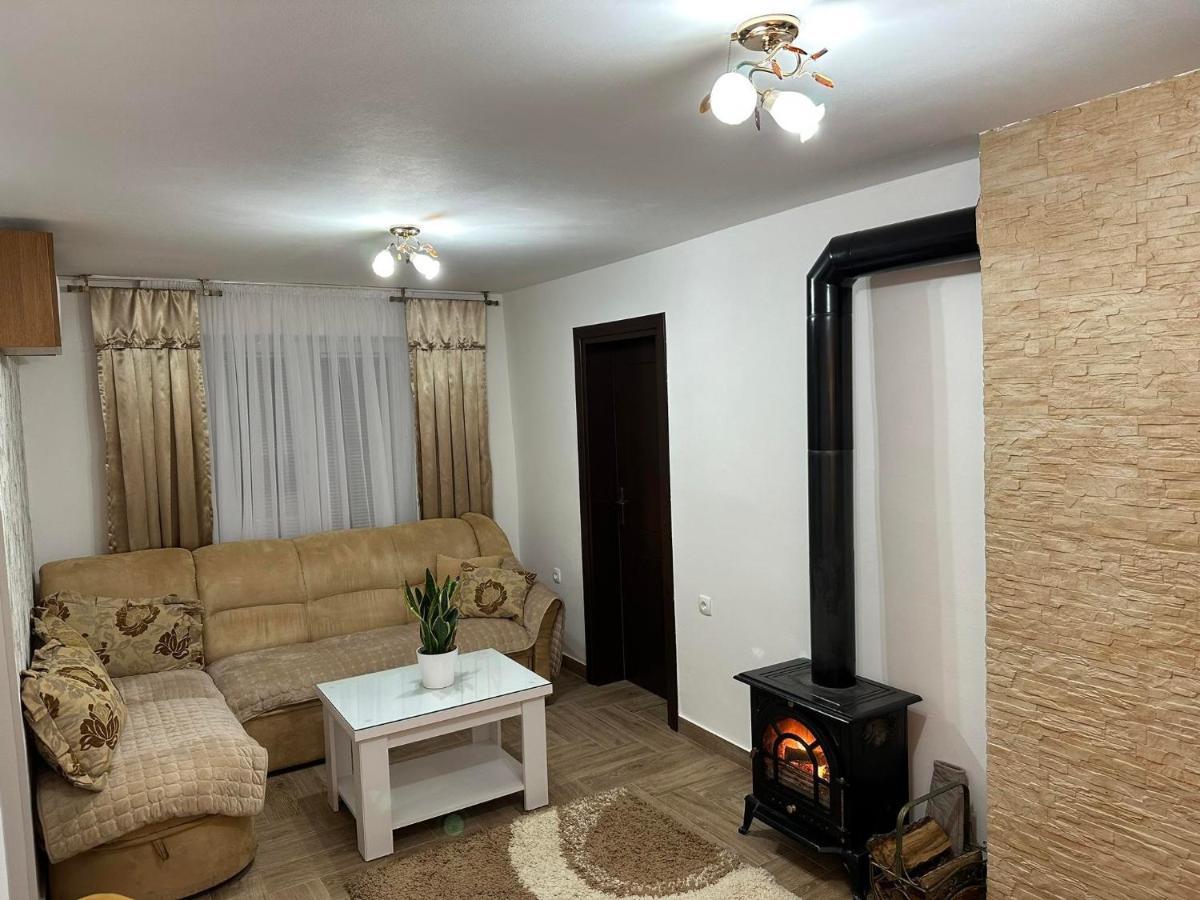Apartmani Emily & Jully Никшич Экстерьер фото