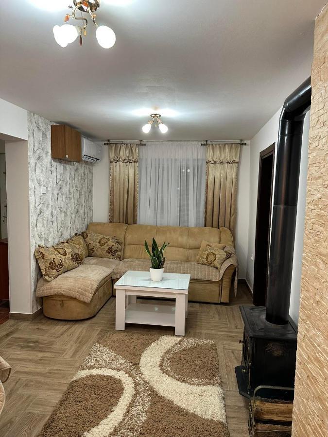 Apartmani Emily & Jully Никшич Экстерьер фото