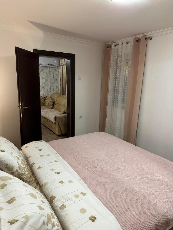 Apartmani Emily & Jully Никшич Экстерьер фото