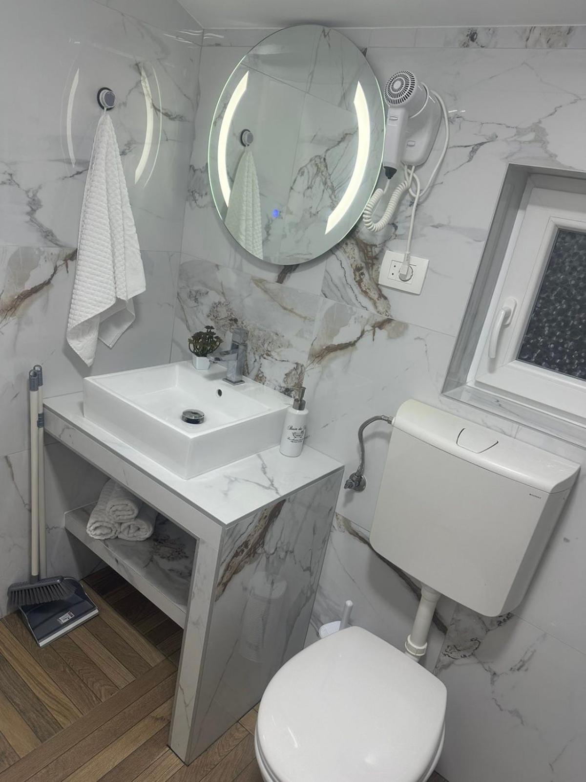Apartmani Emily & Jully Никшич Экстерьер фото