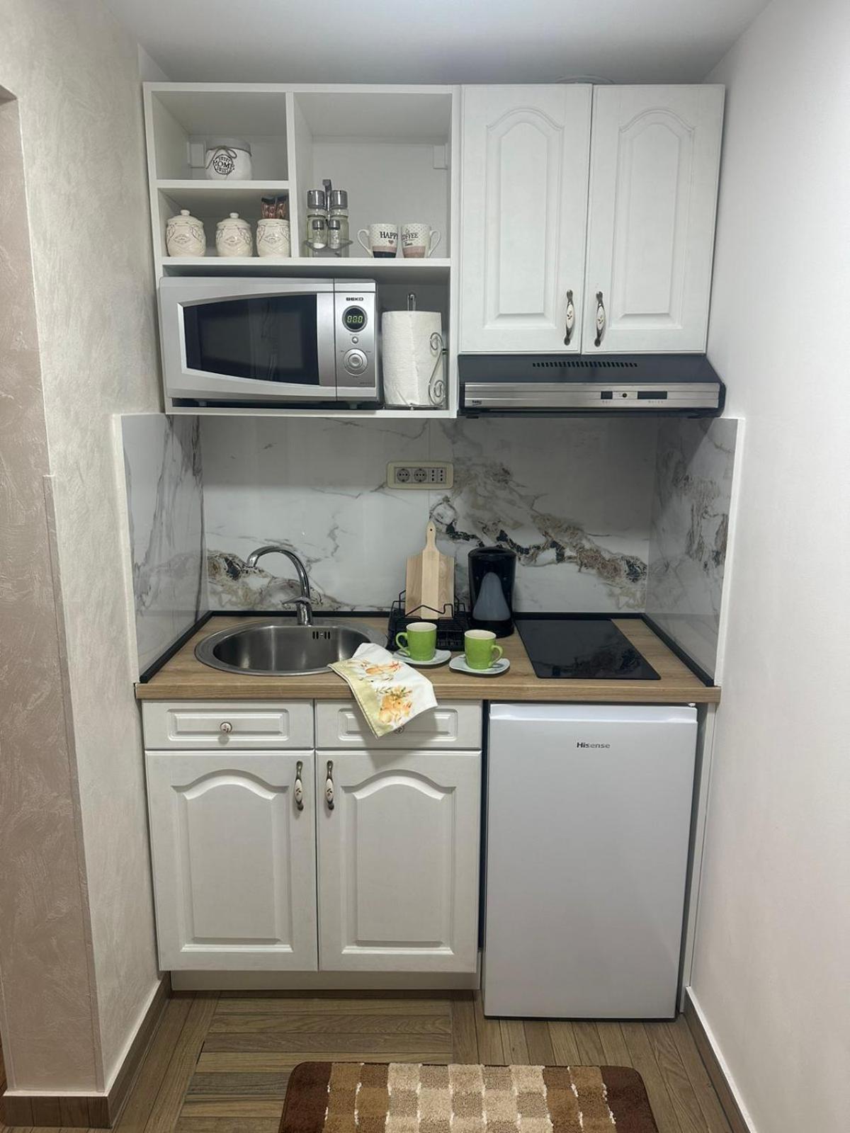 Apartmani Emily & Jully Никшич Экстерьер фото