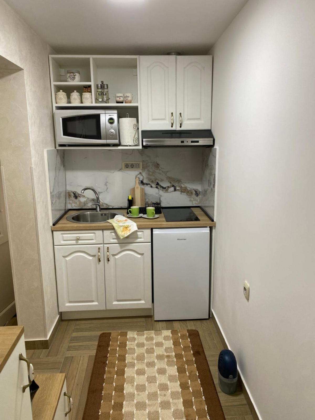 Apartmani Emily & Jully Никшич Экстерьер фото