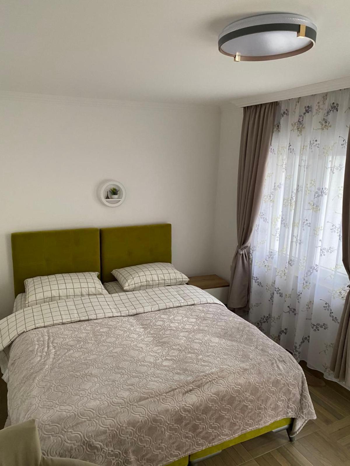 Apartmani Emily & Jully Никшич Экстерьер фото