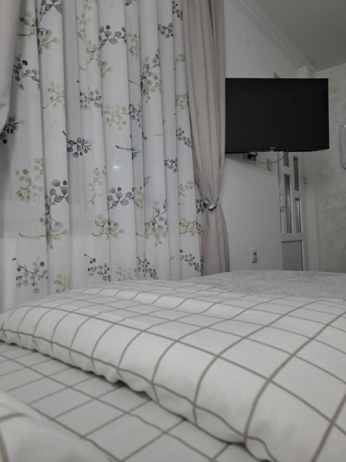 Apartmani Emily & Jully Никшич Экстерьер фото