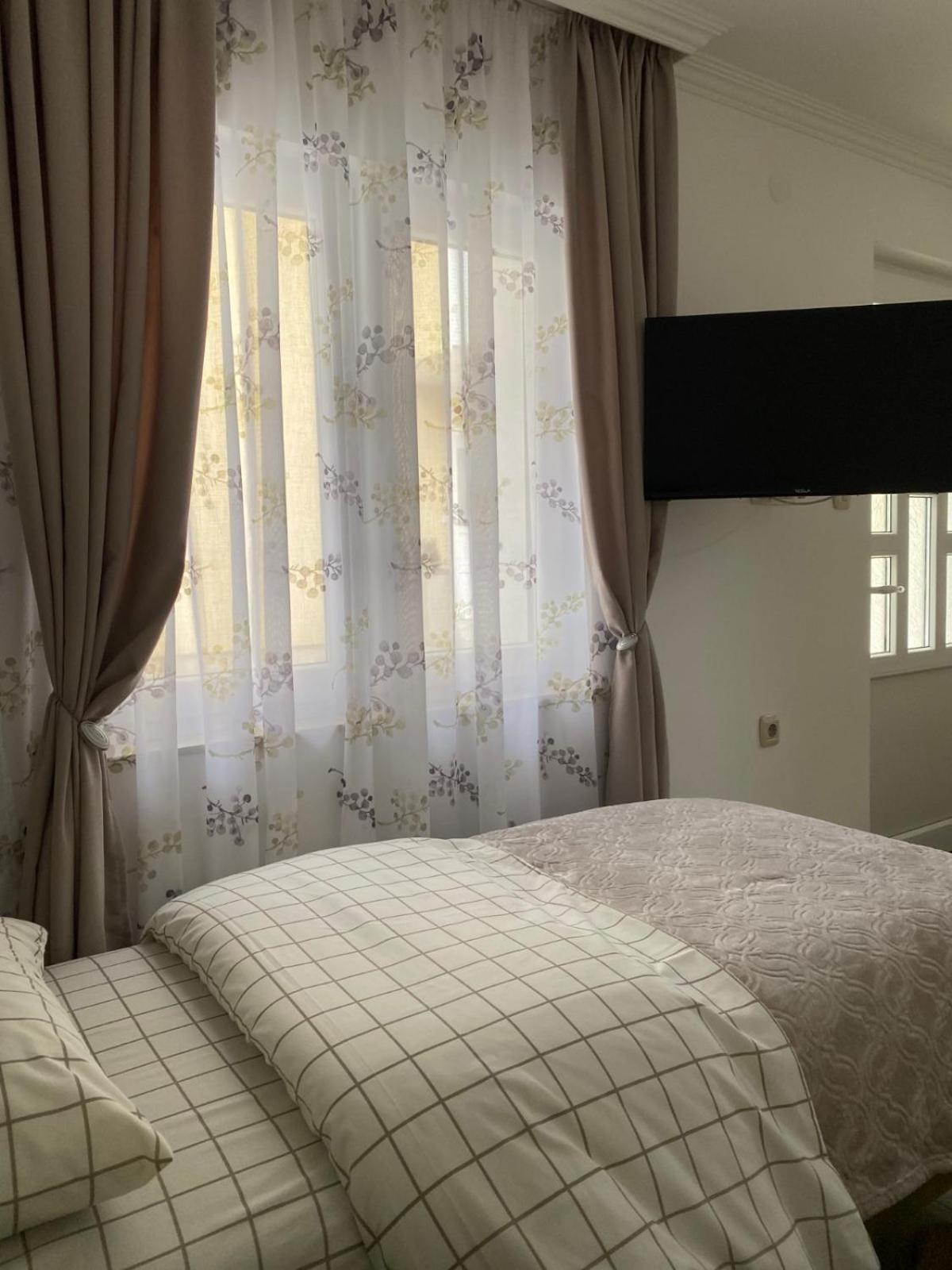 Apartmani Emily & Jully Никшич Экстерьер фото